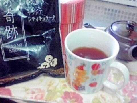 こだわりのお茶。黒烏龍茶系とほうじ茶のブレンド♪